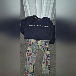 Tommy Hilfiger Navy Sweatshirt and Graphic Pants Set